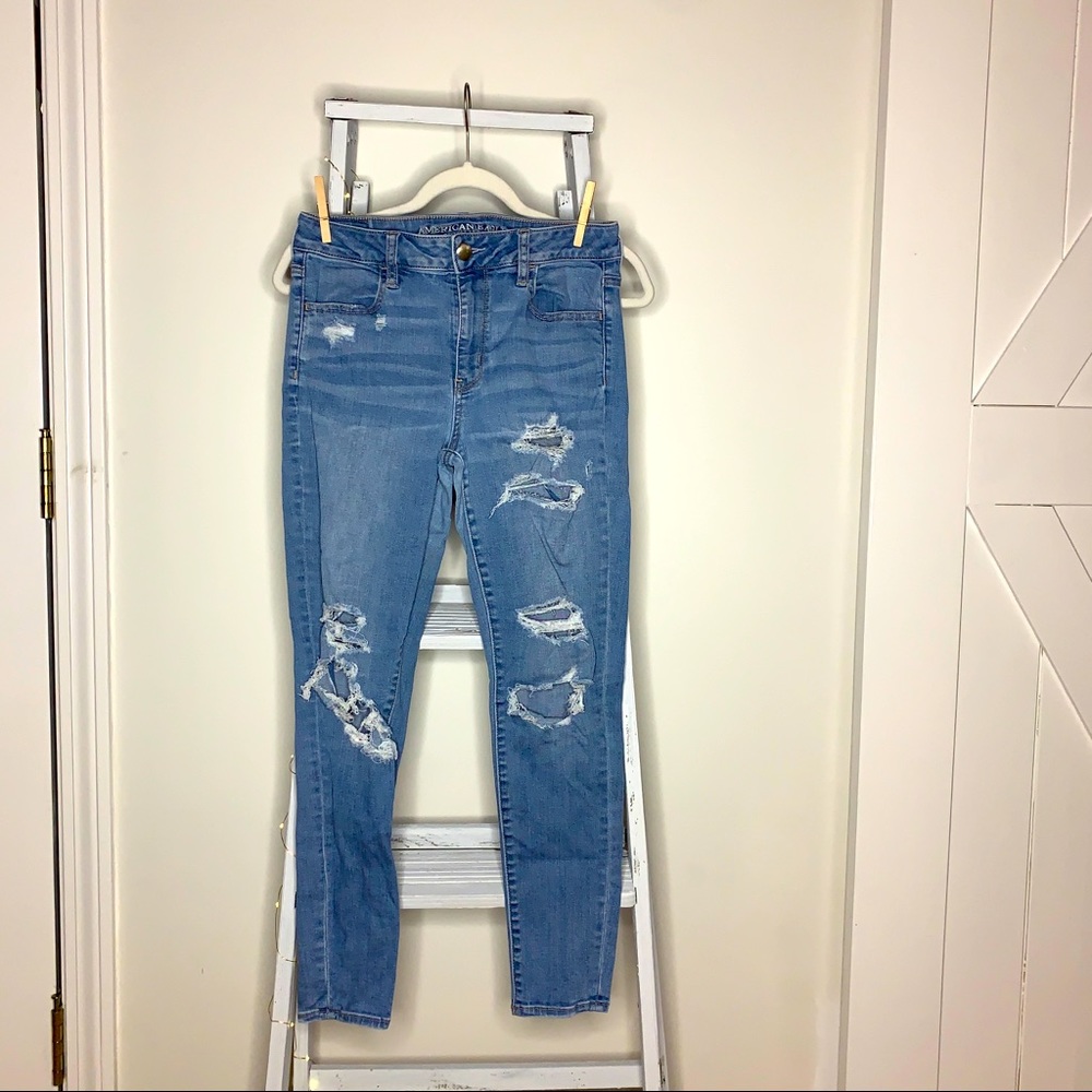 American Eagle Distressed Jegging